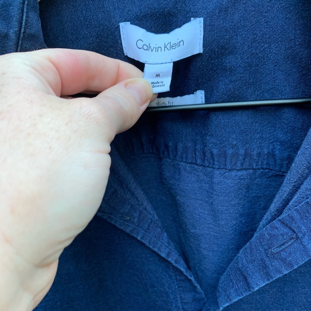 Calvin Klein slim fit button down - Picture 3 of 4